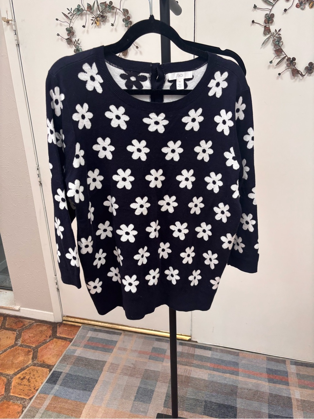 1901 Navy Sweater with White Daisy Motif
